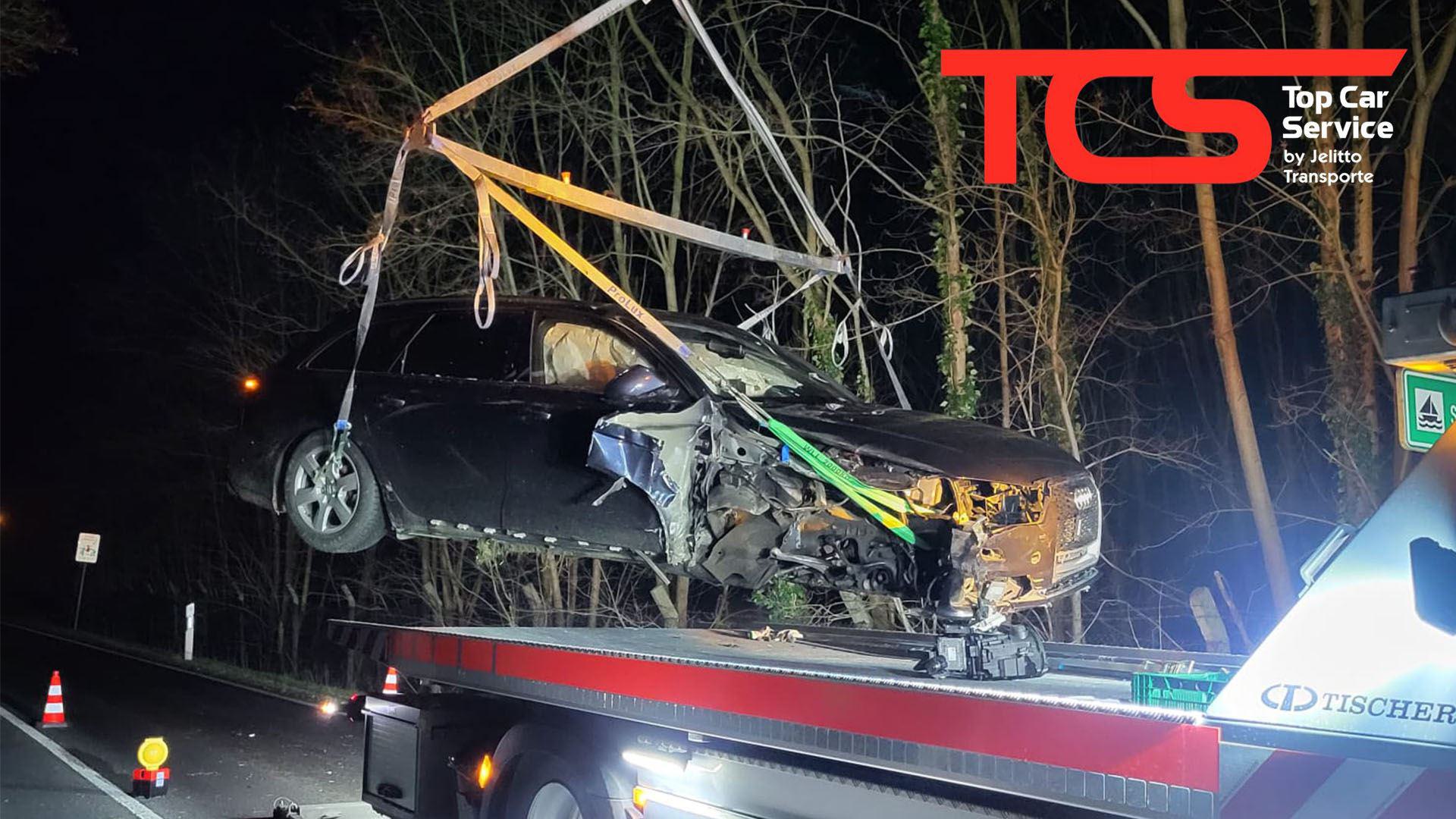 Bergung eines PKW bei Nacht